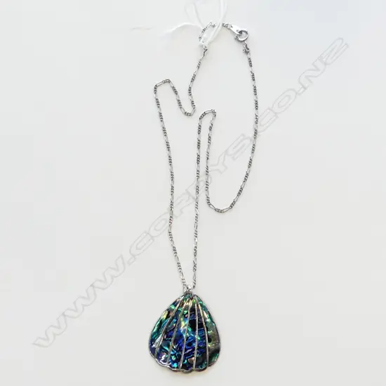 STG SILVER SET PAUA SHELL PENDANT & CHAIN 