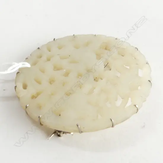 CARVED PIERCED JADE ORIENTAL BROOCH w. SILVER MOUNT 55mm dia