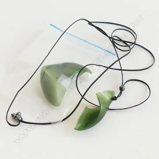 NEAL BROWN POUNAMU MOBIUS RIBBON PENDANT BROKEN IN 2 PCES.