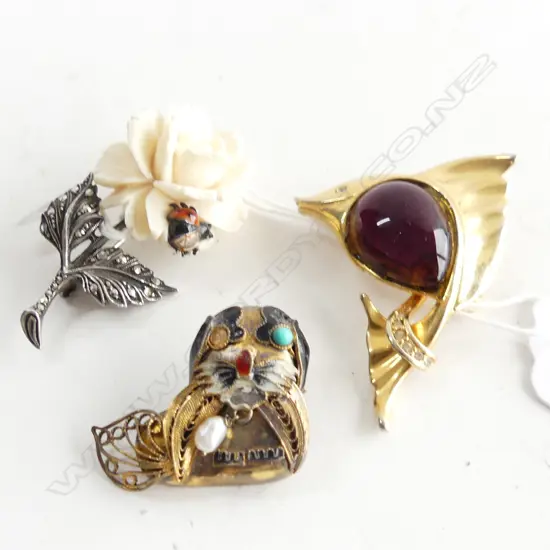 3 BROOCHES; IVORY, SILVER & MARCASITE FLOWER L.45mm + DOLPHIN & DOG