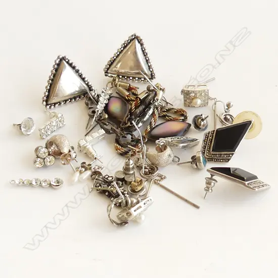 ASST. 925 SILVER EARRINGS 32 GRAMS + COSTUME EARRINGS