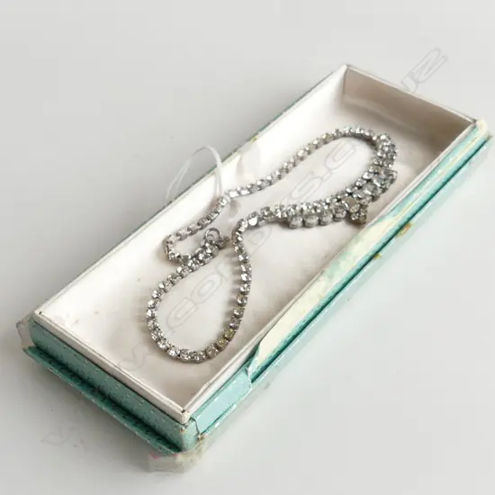VINTAGE CRYSTAL NECKLACE IN BOX