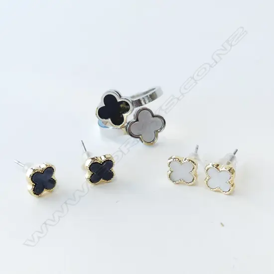 TWO PAIRS OF CLOVER EARRINGS AND MATCHING RING (COSTUME)