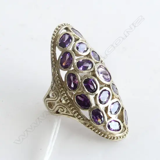 LARGE RING SET WITH AMETHYST STYLE STONES (COSTUME)