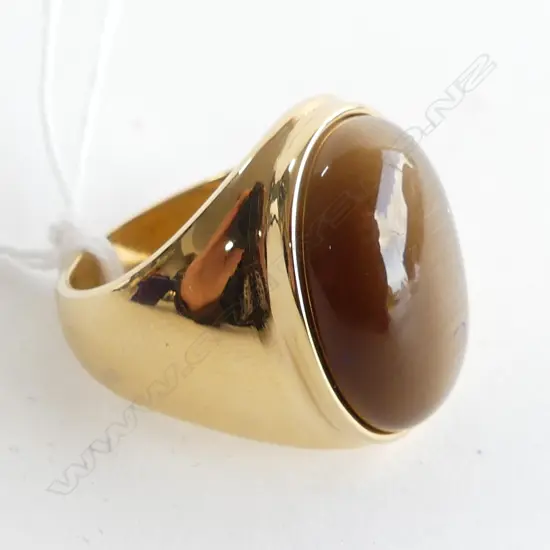 LARGE RING SET WITH CATS EYE CHRYSOPRASE (COSTUME)