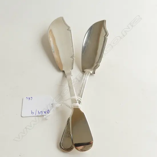 2 GEO S/SILVER BUTTER KNIVES L180MM 68grms