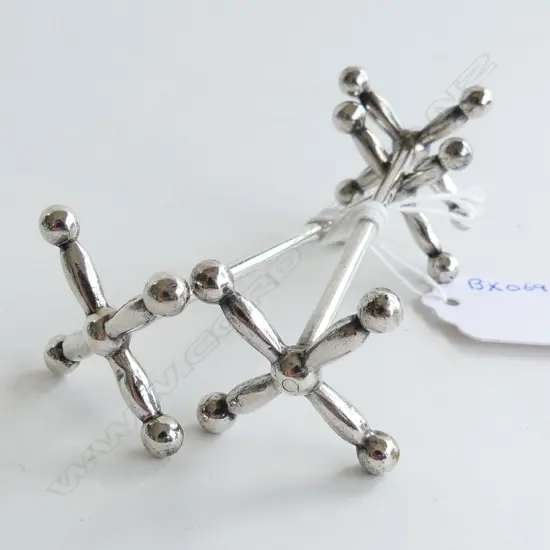 PR S/SILVER CARVER RESTS  25grms