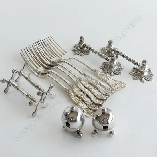 6 EP FORKS PR LIDDED SALTS & 2 PRS CARVER RESTS