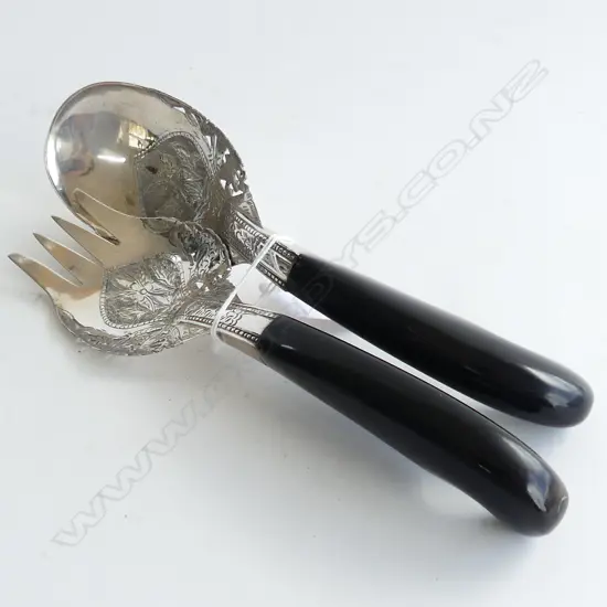 THAI SILVER SALAD SERVERS HORN HANDLES L210MM TOTAL WIEGHT 148grms