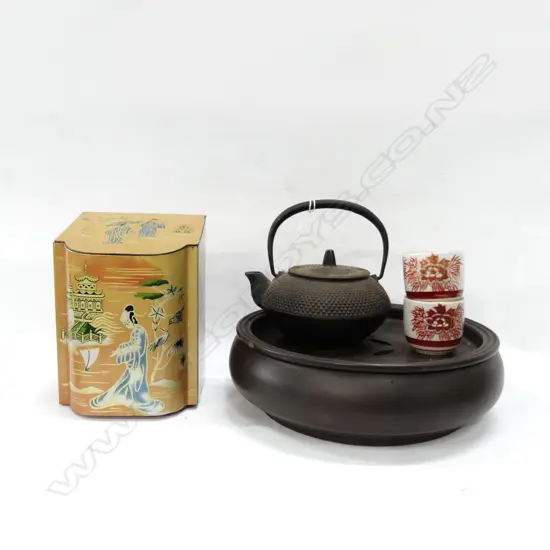 ORIENTAL TEA SET + TIN; TEA POT, 2 CUPS, TRAY 230mm dia