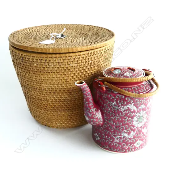 RED CHINESE TEAPOT IN WOVEN CANE CONTAINER H.210mm