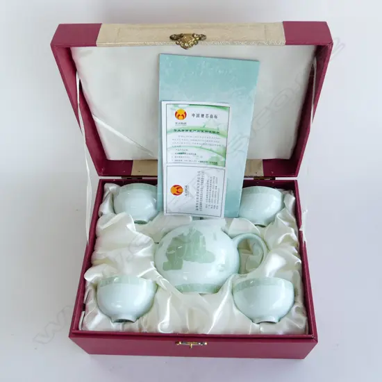 5 PC HAND CRAFTED ORIENTAL TEA SET; TEAPOT & 4 TEA CUPS, ALL AS NEW IN ORIGINAL BOX