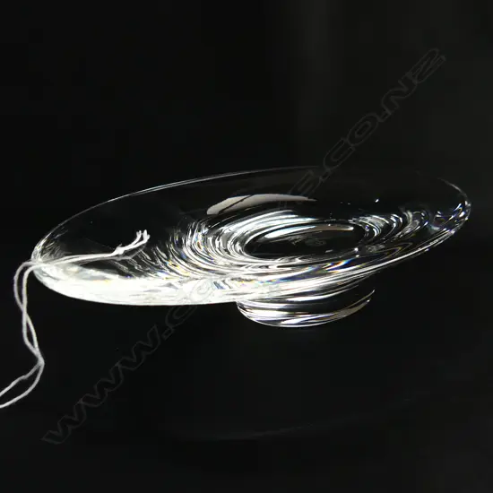BACCARAT HEAVY GLASS OVAL FOOTED DISH  235 X 130MM