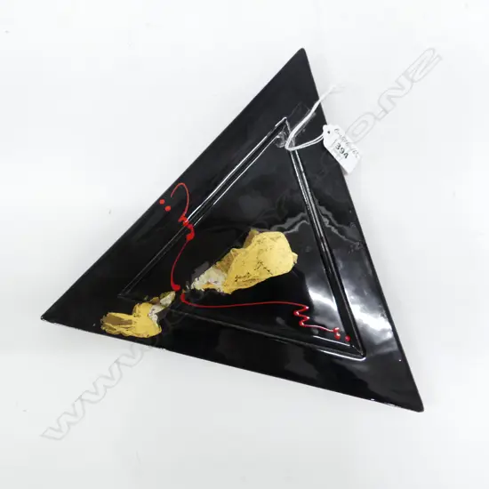 PETER COLLIS TRIANGULAR BLACK DISH GOLD & RED HIGHLIGHTS W.260mm