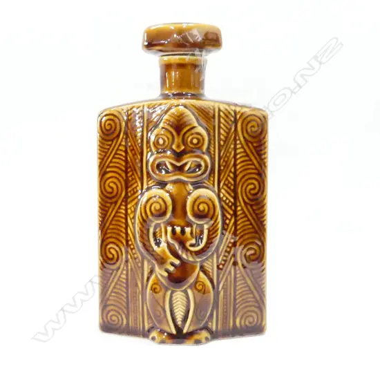 PARKER POTTERY LINCOLN WINES MAORI DECANTER  H. 210MM (CORK STOPPER BROKEN)