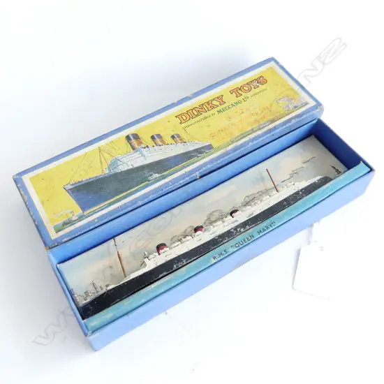 VINTAGE DINKY TOY THE QUEEN MARY L200MM