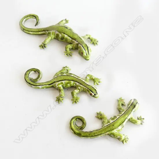3 CERAMIC WALL MOUNTED GECKO FIGURES green lustrous tones longest 130mm