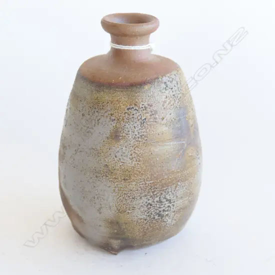 JAPANESE BIZEN POTTERY OVOID VASE signed H.130mm