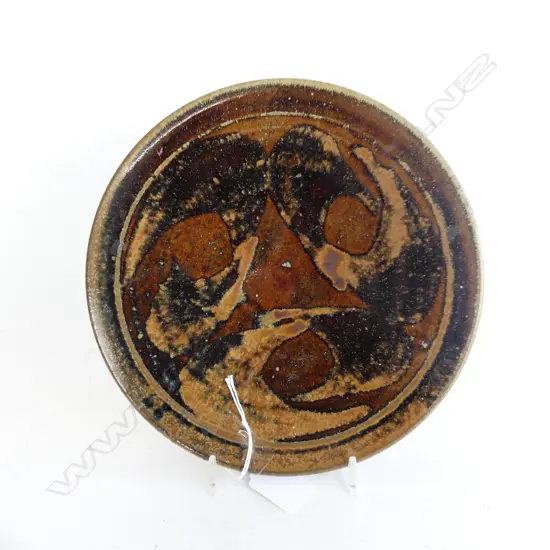 GRAEME STORM TENMOKU PLATE, IMPRESSED MARK TO BASE, DIA 218MM
