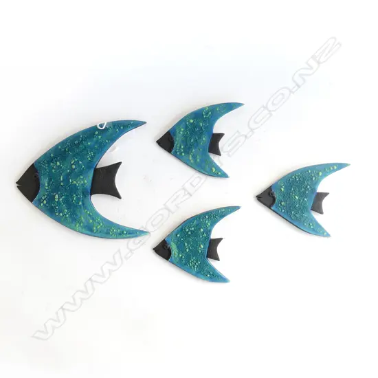 ANNA BARNETT Sunrise Valley Pottery SET 4 CERAMIC FISH GRADUATING longest 210mm