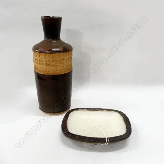 2 MARTIN BECK POTTERY PCS; LG BOTTLE (H.300mm) & SM DISH (180 X 150mm)