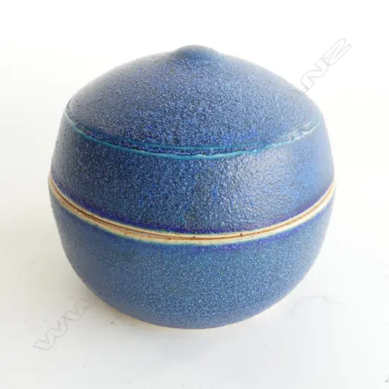 DON THORNLEY BARIUM GLAZE LIDDED TRINKET BOX. DIA 105MM
