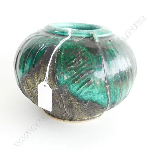 TOBY STAFFORD VASE WITH GREEN GLAZE OVER A CRACKLE GLAZE H. 160MM
