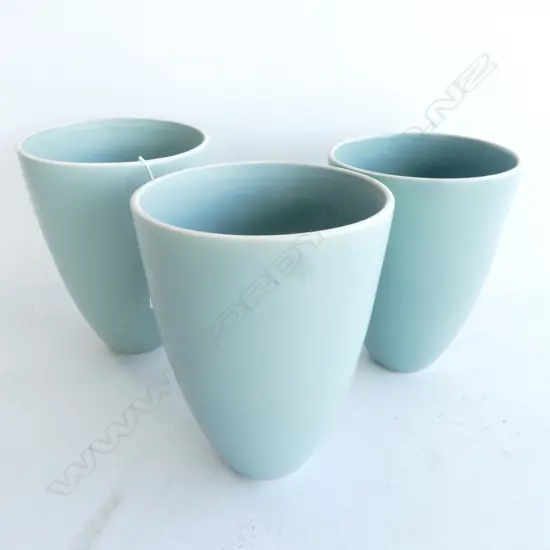3 CELADON VASES H.205mm