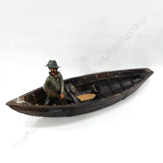FISHERMAN IN BOAT L.740mm