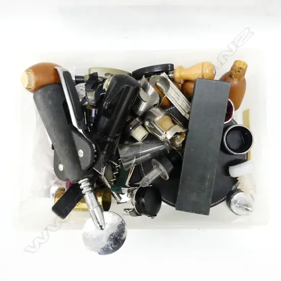 BOX OF BAR EQUIPMENT ETC