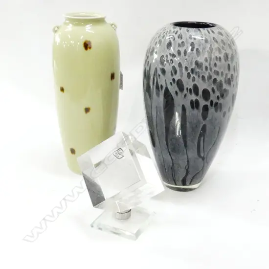 2 VASES H.280mm + SPINNING CUBE