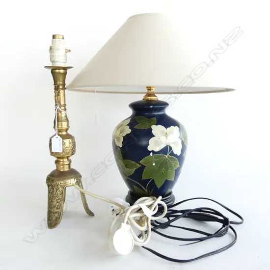 2 ORIENTAL LAMPS; BRASS H.405mm + BLUE FLORAL (SCRATCHED) 