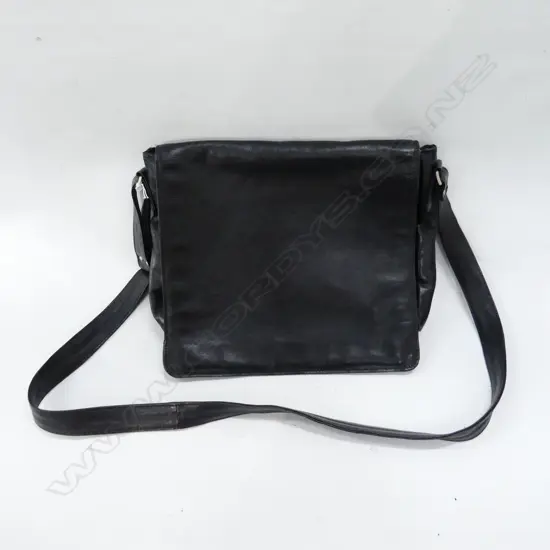 BUXTON (NZ) HAND MADE BLACK LEATHER CROSS BODY SATCHEL L. 390mm