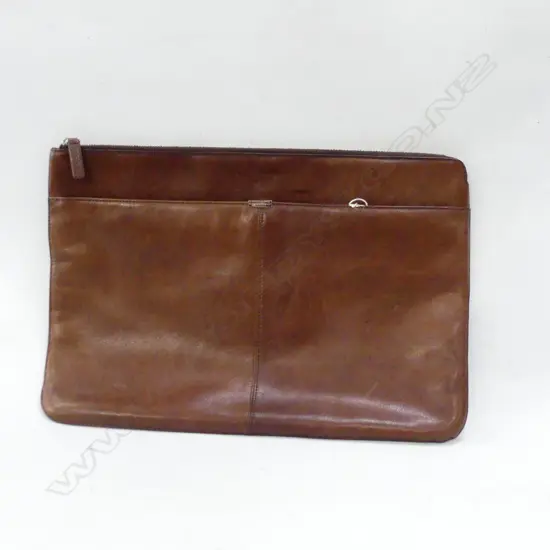 OROTON TAN LEATHER DOCUMENT SATCHEL. L. 395mm