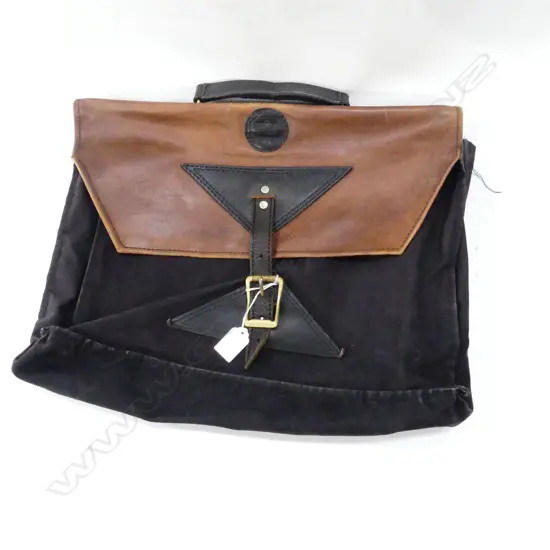 EX23 LG LEATHER & CANVAS SATCHEL BY SIMON MANCHESTER, WELLINGTON L. 450mm