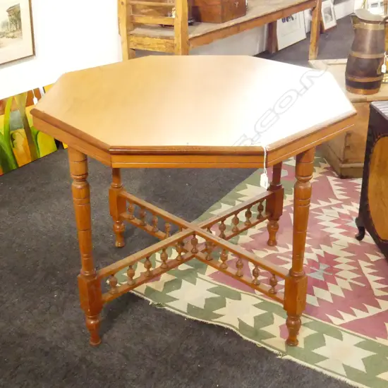 EARLY 20thC OCTAGONAL OCCAISIONAL TABLE 900x900x710mm