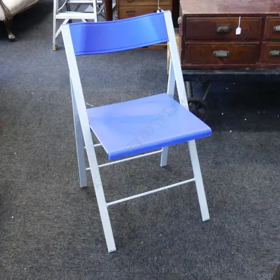 MODELLO POCKET FOLD UP CHAIR (BLUE PLASTIC & STEEL) BY ARRMET, ITALY - DESIGNED BY ROBBIE CANTARUTTI