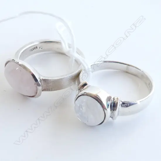 2 925 SILVER RINGS; LABRADORITE & ROSE QUARTZ