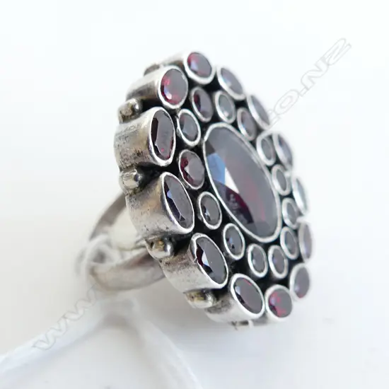 925 SILVER & GARNET RING 17.2 GRAMS 30x25mm