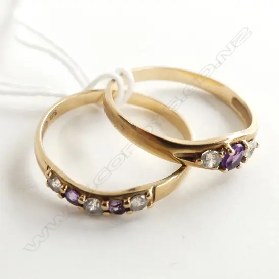 9CT GOLD AMETHYST & CZ RING WITH MATCHING BAND, 3.6GMS 