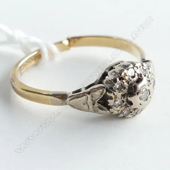 18CT DIAMOND CLUSTER RING 3.6 GRAMS SIZE S  FAULT TO BAND