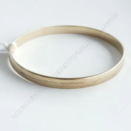 9CT GOLD BANGLE 15.7 GRAMS