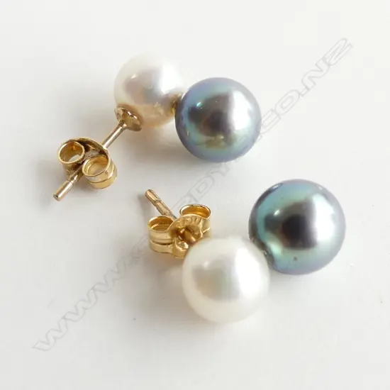 PR 18CT GOLD CULTURED BLACK & AKOYA PEARL STUD EARRINGS 