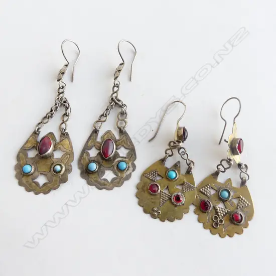 2 PRS ETHNIC SILVER EARRINGS, TURKESTAN 