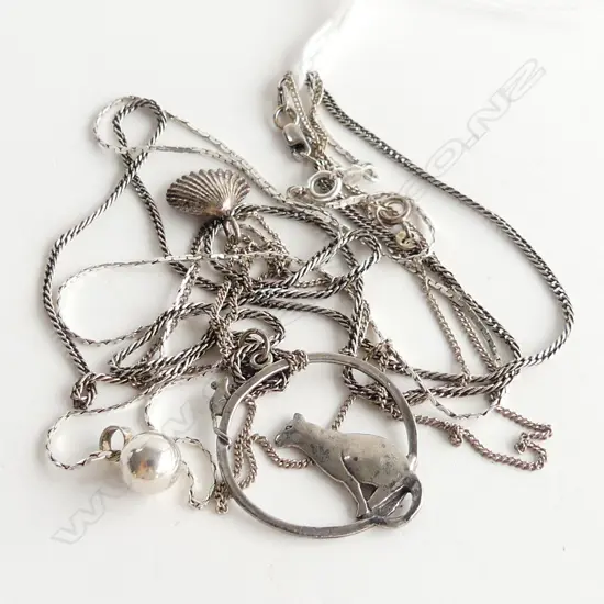 3 STG SILVER PENDANTS &amp; CHAINS; CAT &amp; MOUSE, SHELL &amp; BALL PENDANTS 