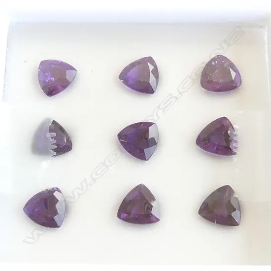 BOX TRIANGLE SHAPED AMETHYST, 14.70CT
