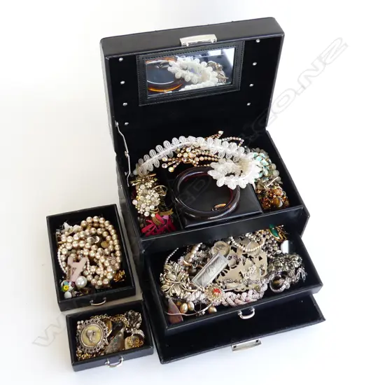 BLACK JEWELLERY BOX w. ASST. COSTUME W.220mm