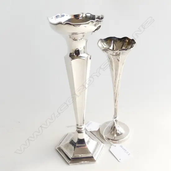 2 S/SILVER SPILL VASES TALLEST 200MM 