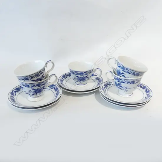 BLUE CHATHAM SET OF 5 CUPS & 6 SAUCERS
