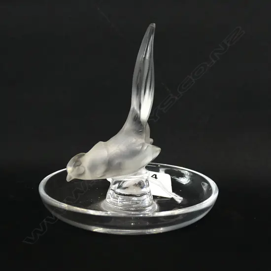 SATIN GLASS LALIQUE BIRD PIN TRAY. ENGRAVED SIGNATURE UNDERNEATH . FRIT TO TAIL.H. 105mm